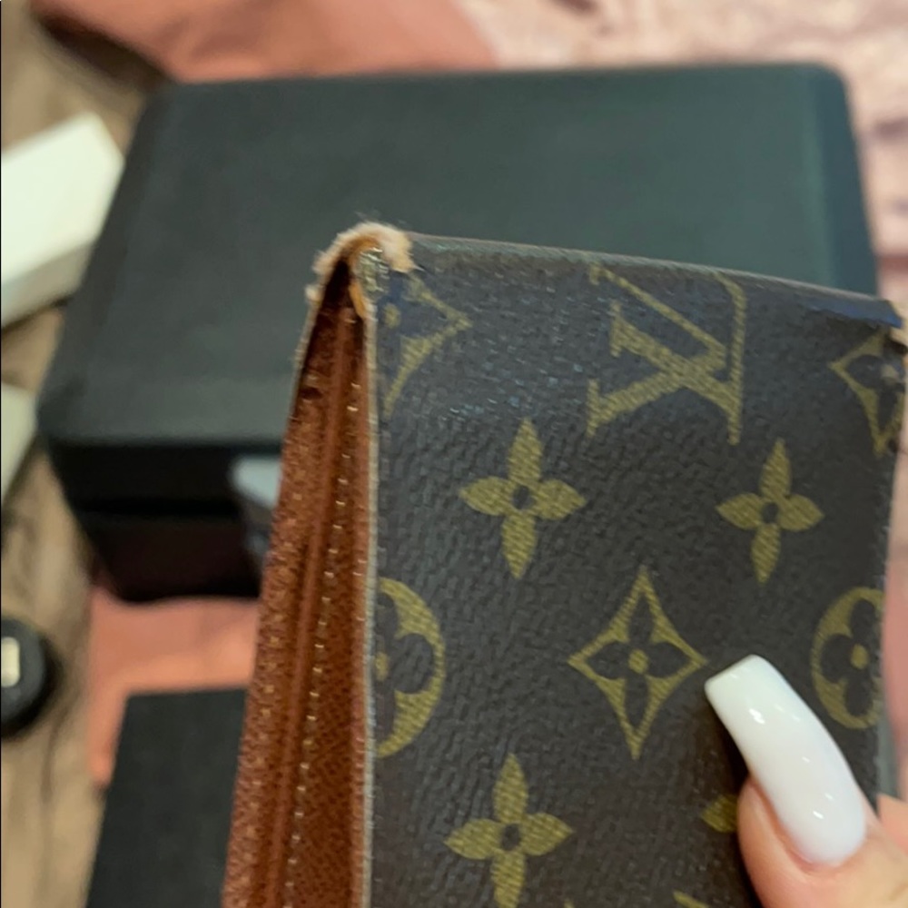 Authentic Louis Vuitton man’s wallet - Picture 4 of 5